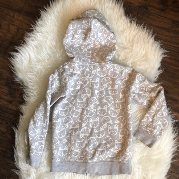 2 Girls Hoodies, one zip up & one pullover - Picture 6 of 8